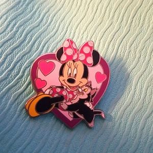 Minnie Mouse pin
